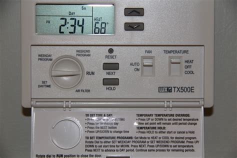 Lux-Products-P621Uc-Thermostat-User-Manual